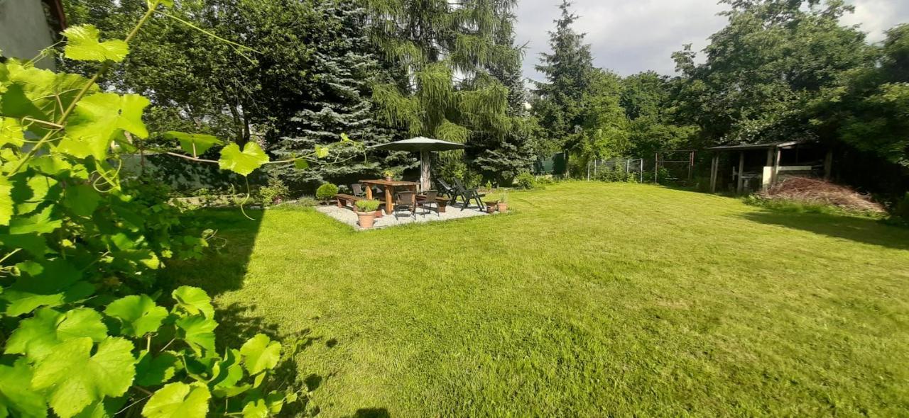 Kwatery U Jarka Z Ogrodem I Parkingiem Jelenia Gora Exterior photo