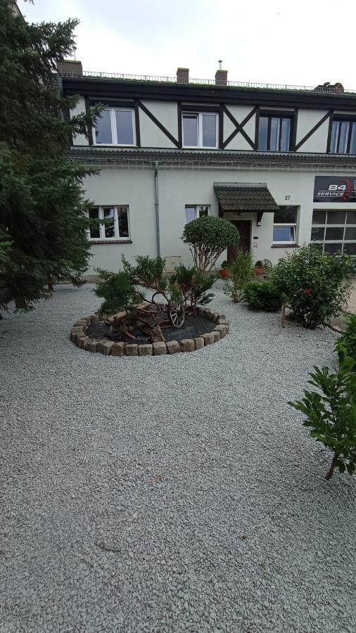 Kwatery U Jarka Z Ogrodem I Parkingiem Jelenia Gora Exterior photo